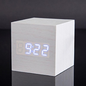 Drvena Digitalna Budilica - Elektronička S Kontrolom Zvuka S Led Numeričkim Kalendarom Za Temperaturu I Vrijeme