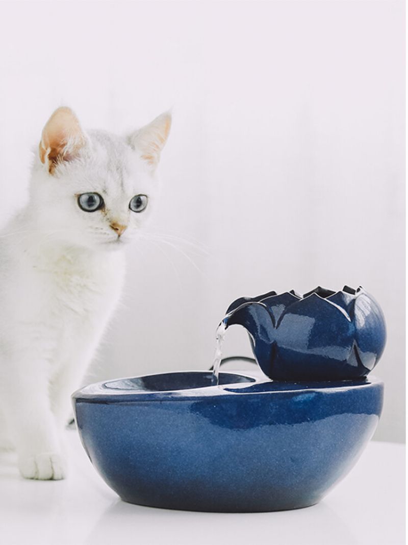 Dozator Vode Za Mačke Potrepštine Za Pse Za Kućne Ljubimce Fontana S Tekućom Vodom Voda Za Hranjenje Mačaka Za Piće Artefakt Automatska Cirkulacija