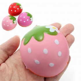 Squishy Half Strawberry 7cm Soft Slow Rising Fruit Collection Dar Decor Igračka