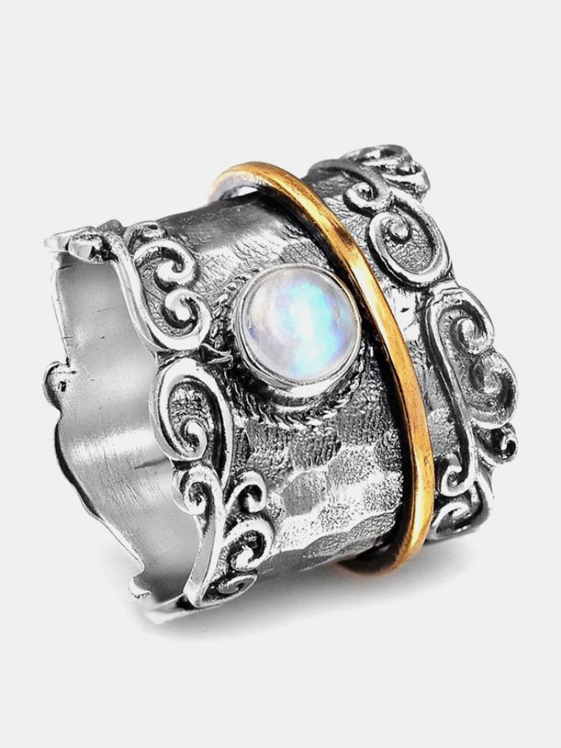 Široki Metalni Prsten S Rezbarenim Dvobojnim Uzorkom S Intarzijama Mjesečevog Kamena