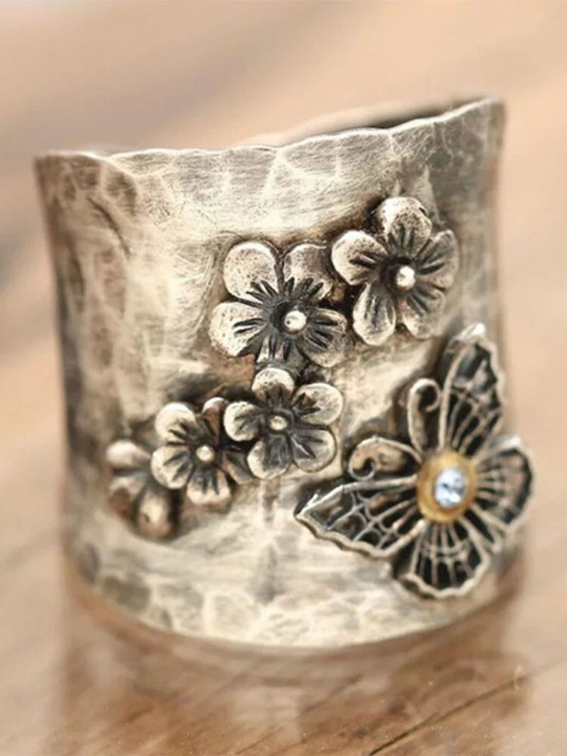 Vintage Moderan Dijamantni Prsten S Leptir Cvijetom Od Legure