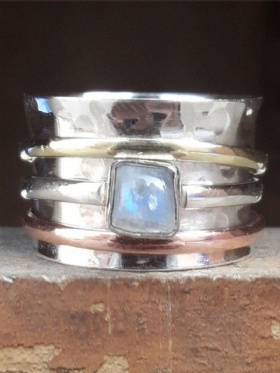 Vintage Trobojni Prsten Od Legure Mjesečevog Kamena Geometrijskog Oblika Sa Širokim Intarzijama